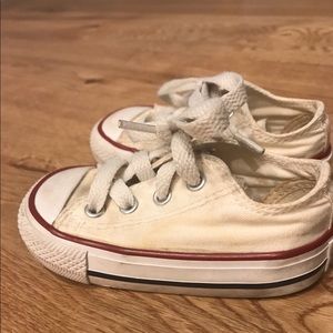 Converse Size 4